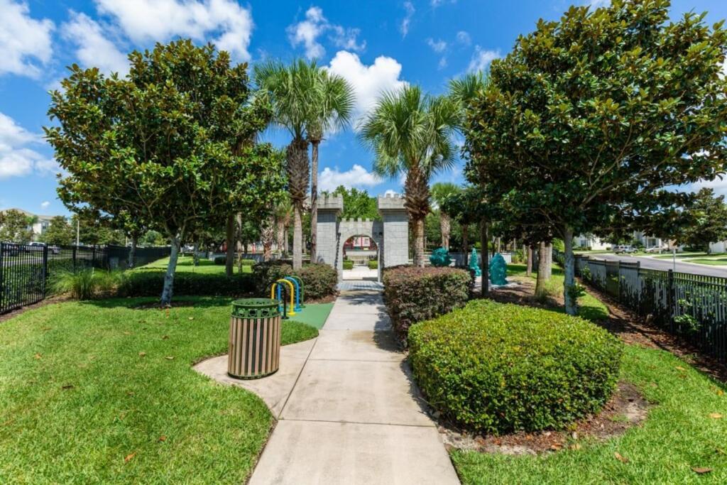Pool View Just 2 Miles From #205 * Orlando